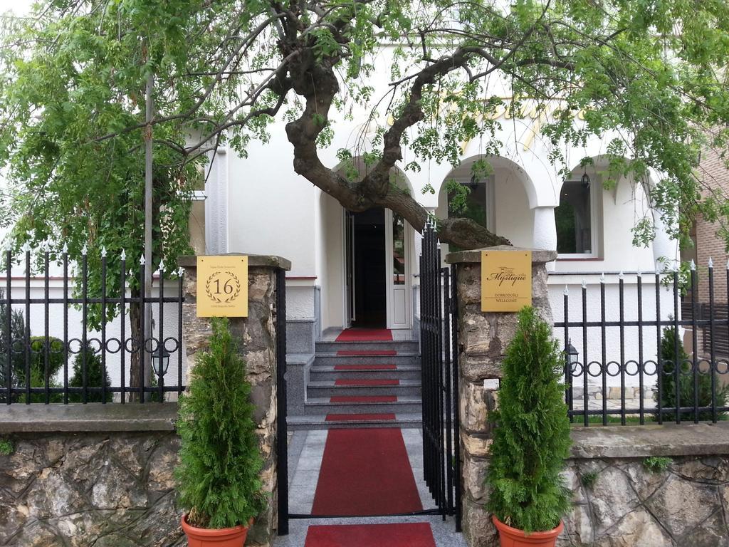 Villa Mystique Belgrade Exterior photo